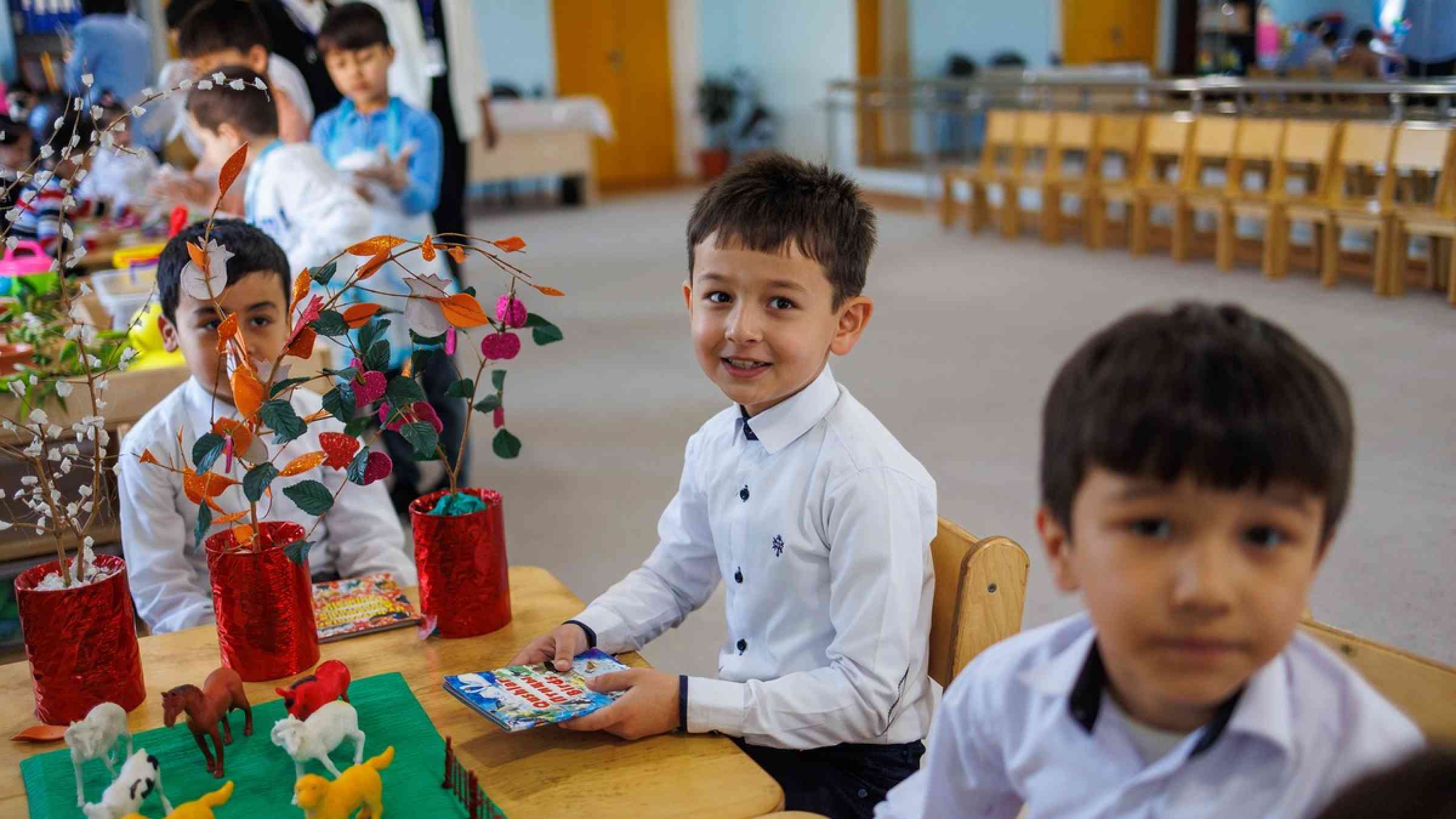 Schoolchildren in  Samarkand, Uzbekistan, 2023