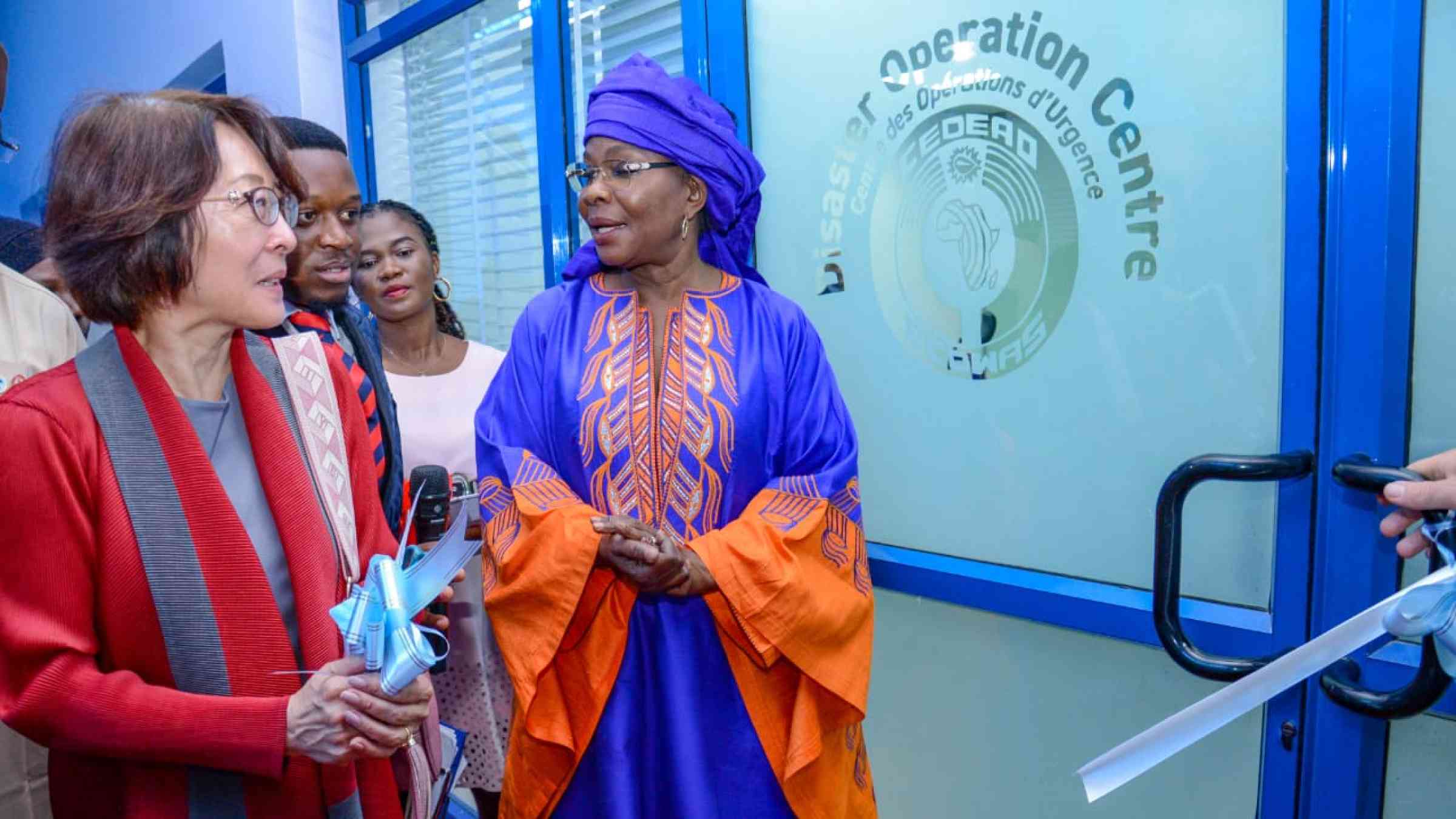 UNDRR SRSG and ECOWAS Commissioner ribbon cutting